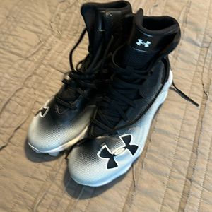 Like new Boys football cleat